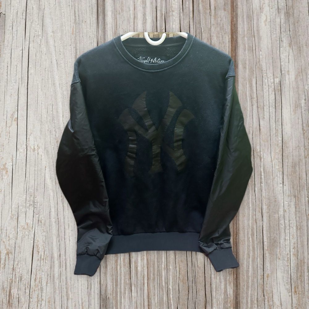 NY Yankees Men’s Black wright & Ditson Sweatshirt size L